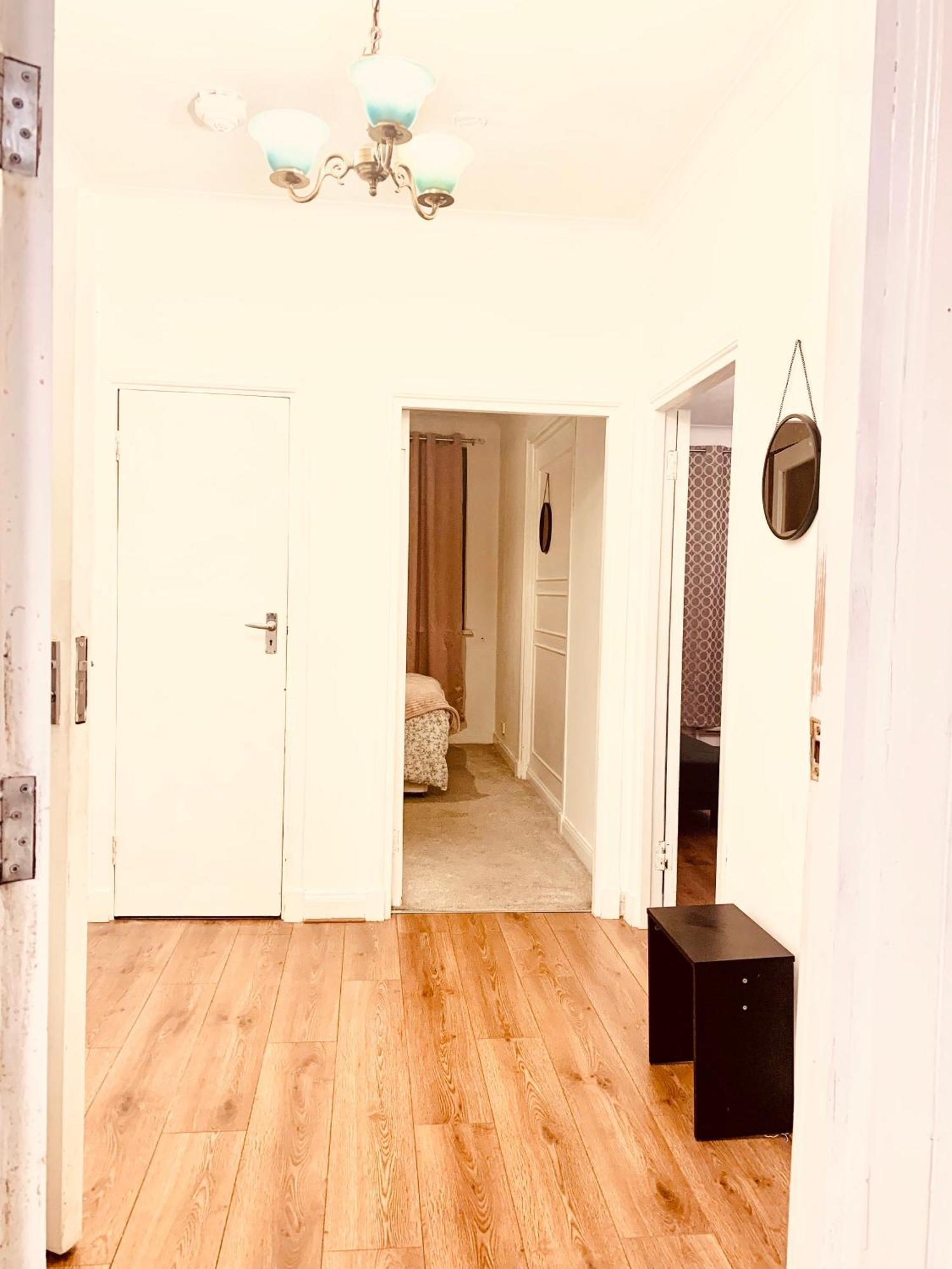 Cosy 2 Bedroom Apartment In Swiss Cottage. London Kültér fotó