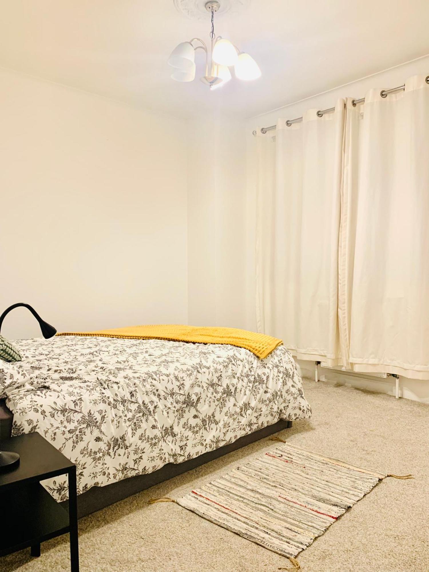 Cosy 2 Bedroom Apartment In Swiss Cottage. London Kültér fotó