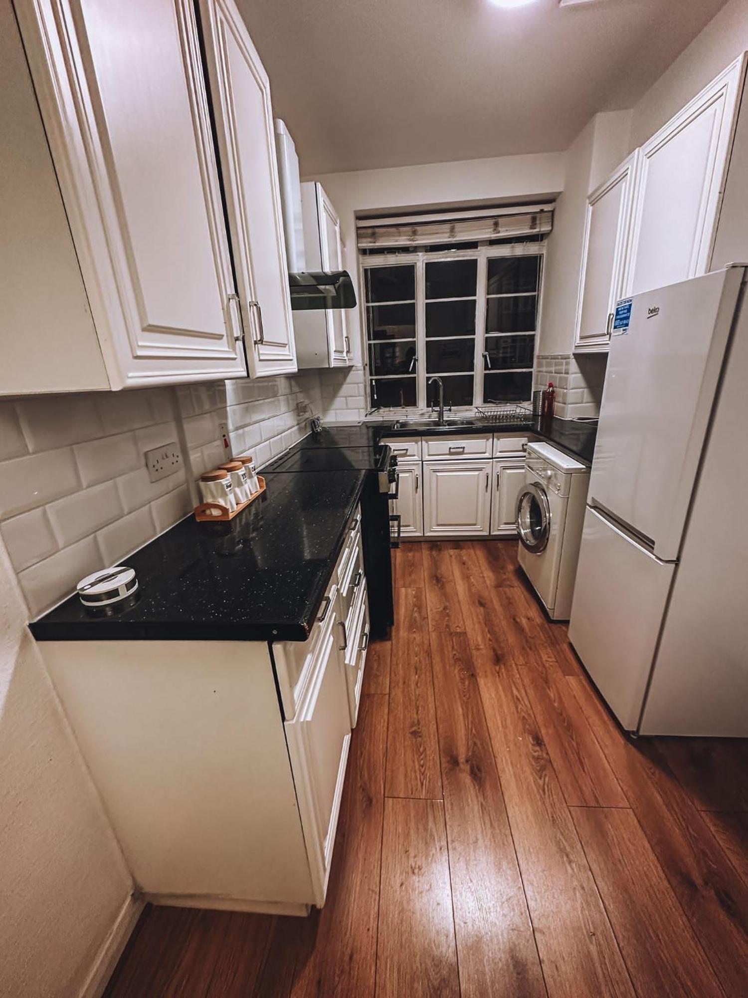 Cosy 2 Bedroom Apartment In Swiss Cottage. London Kültér fotó