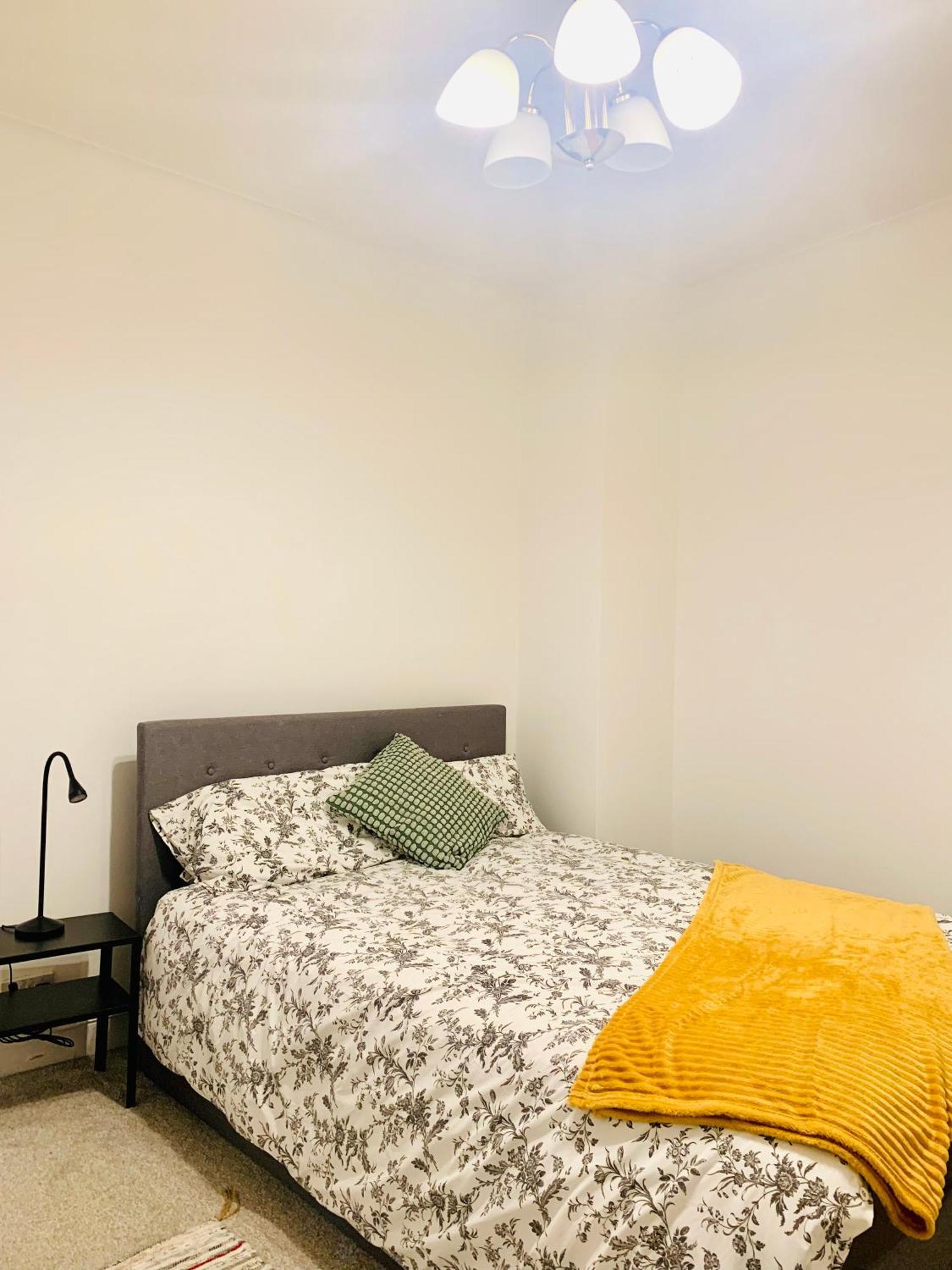 Cosy 2 Bedroom Apartment In Swiss Cottage. London Kültér fotó