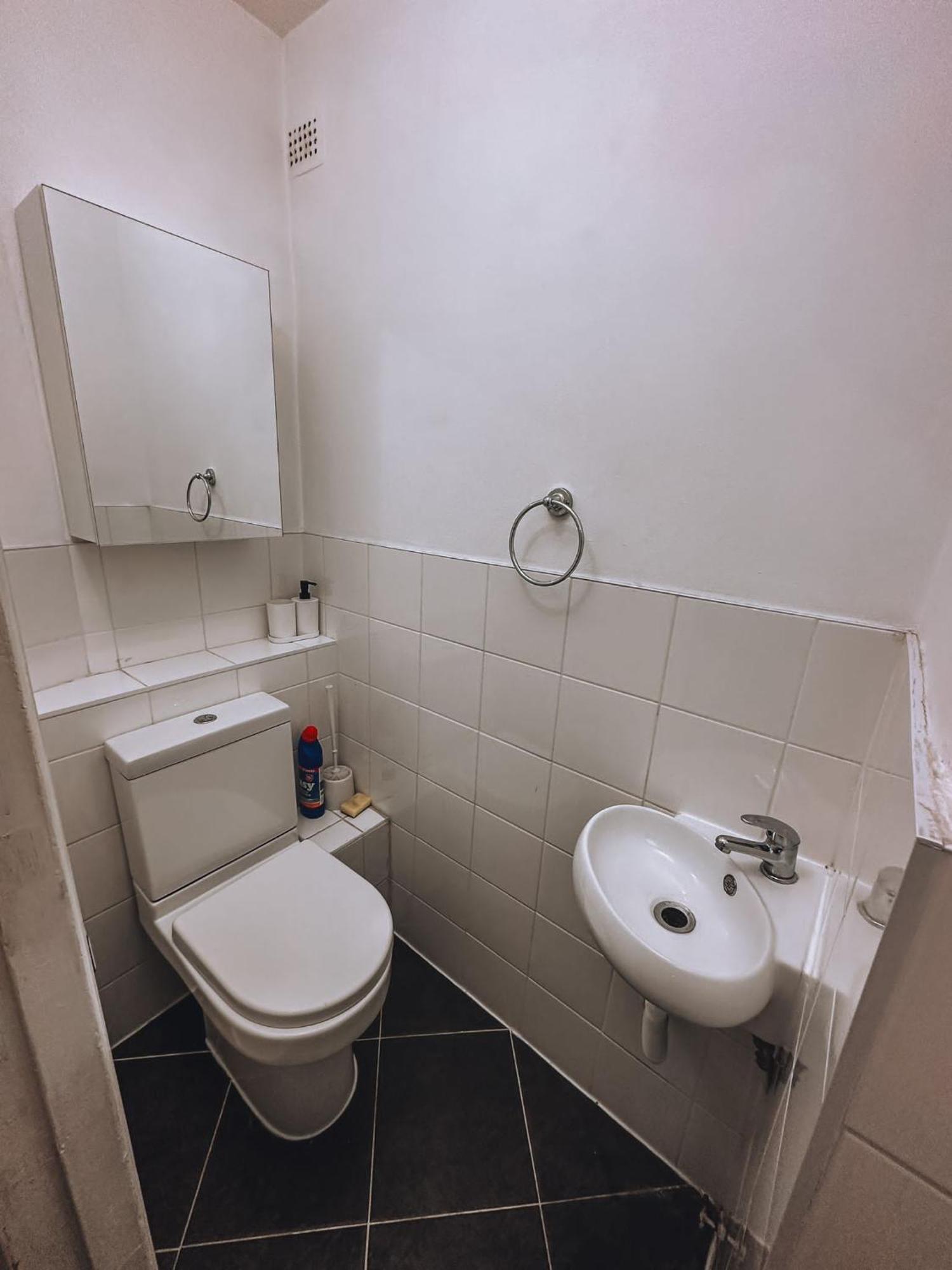 Cosy 2 Bedroom Apartment In Swiss Cottage. London Kültér fotó