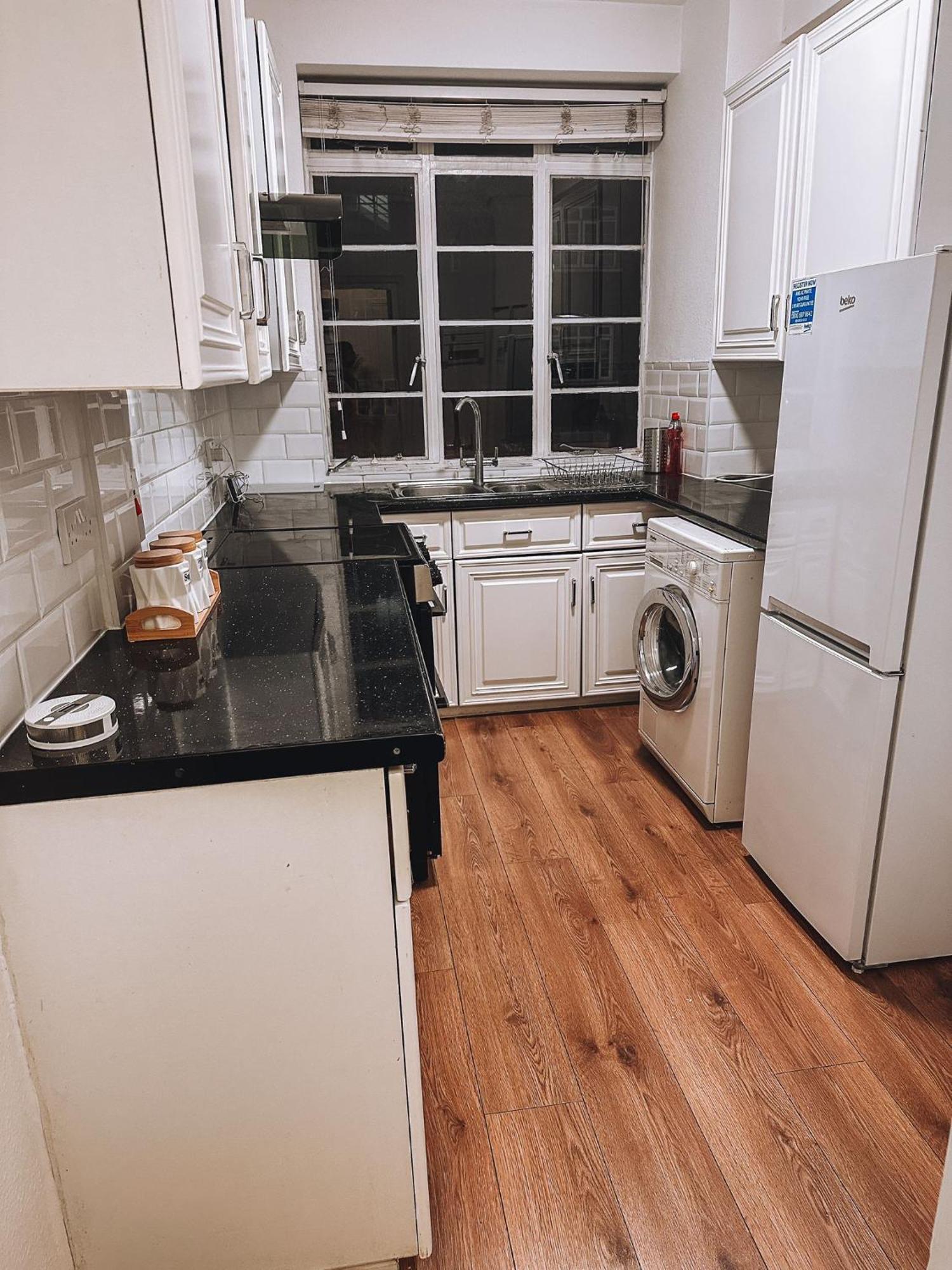 Cosy 2 Bedroom Apartment In Swiss Cottage. London Kültér fotó